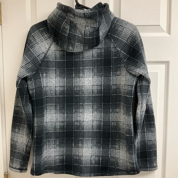 The North Face 1/4 Zip Fleece Hoodie - Picture 3 of 11